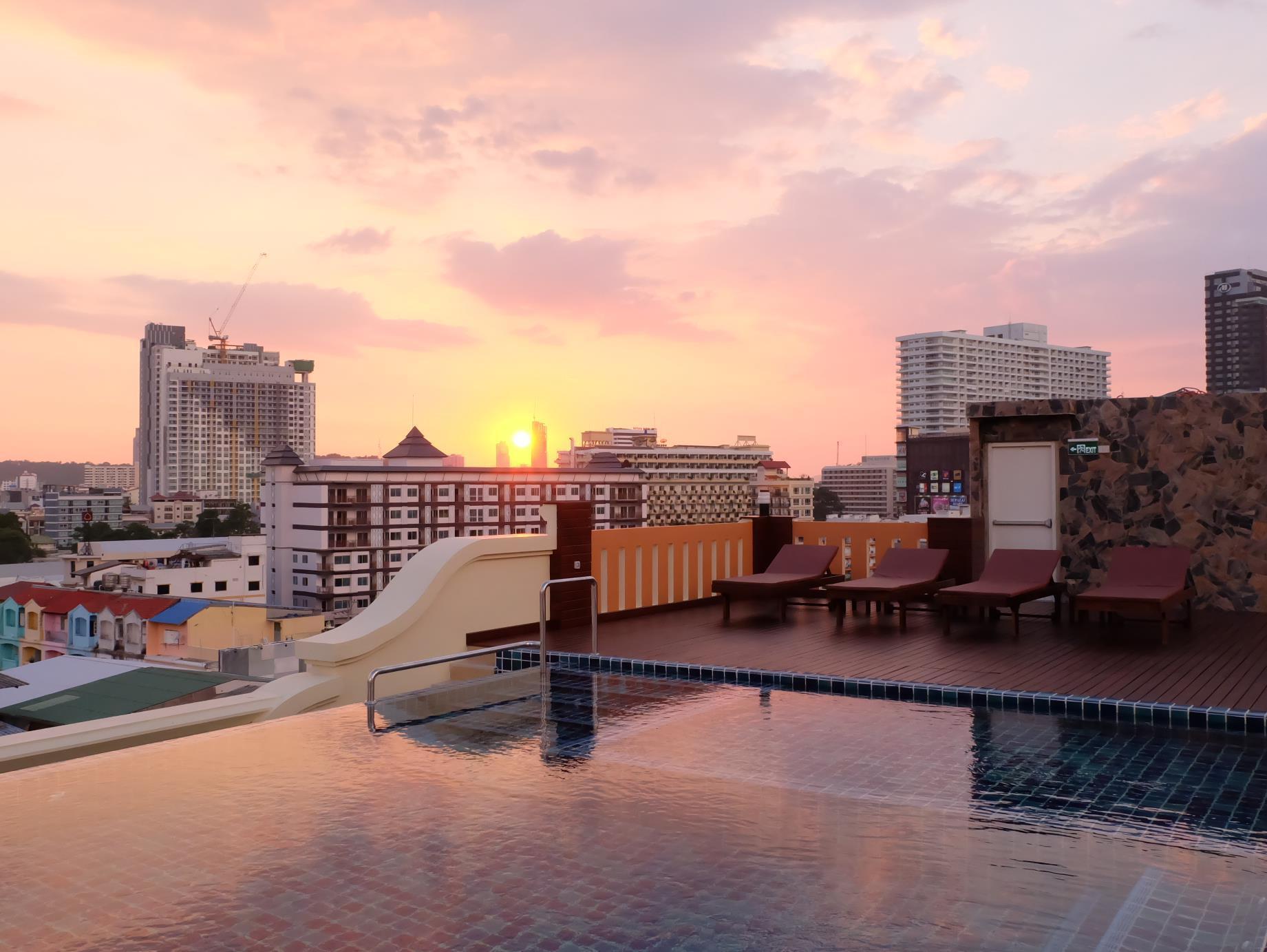 D Hotel Pattaya Εξωτερικό φωτογραφία