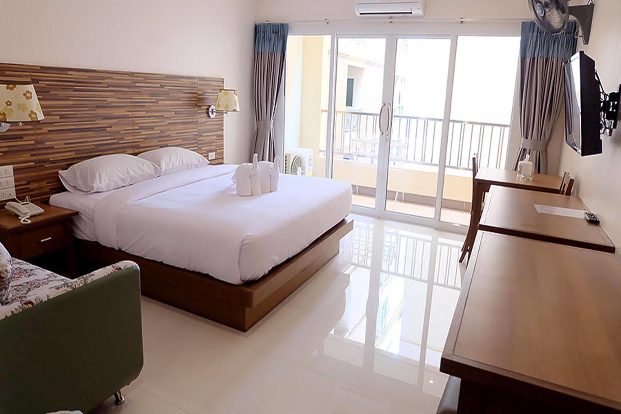 D Hotel Pattaya Εξωτερικό φωτογραφία