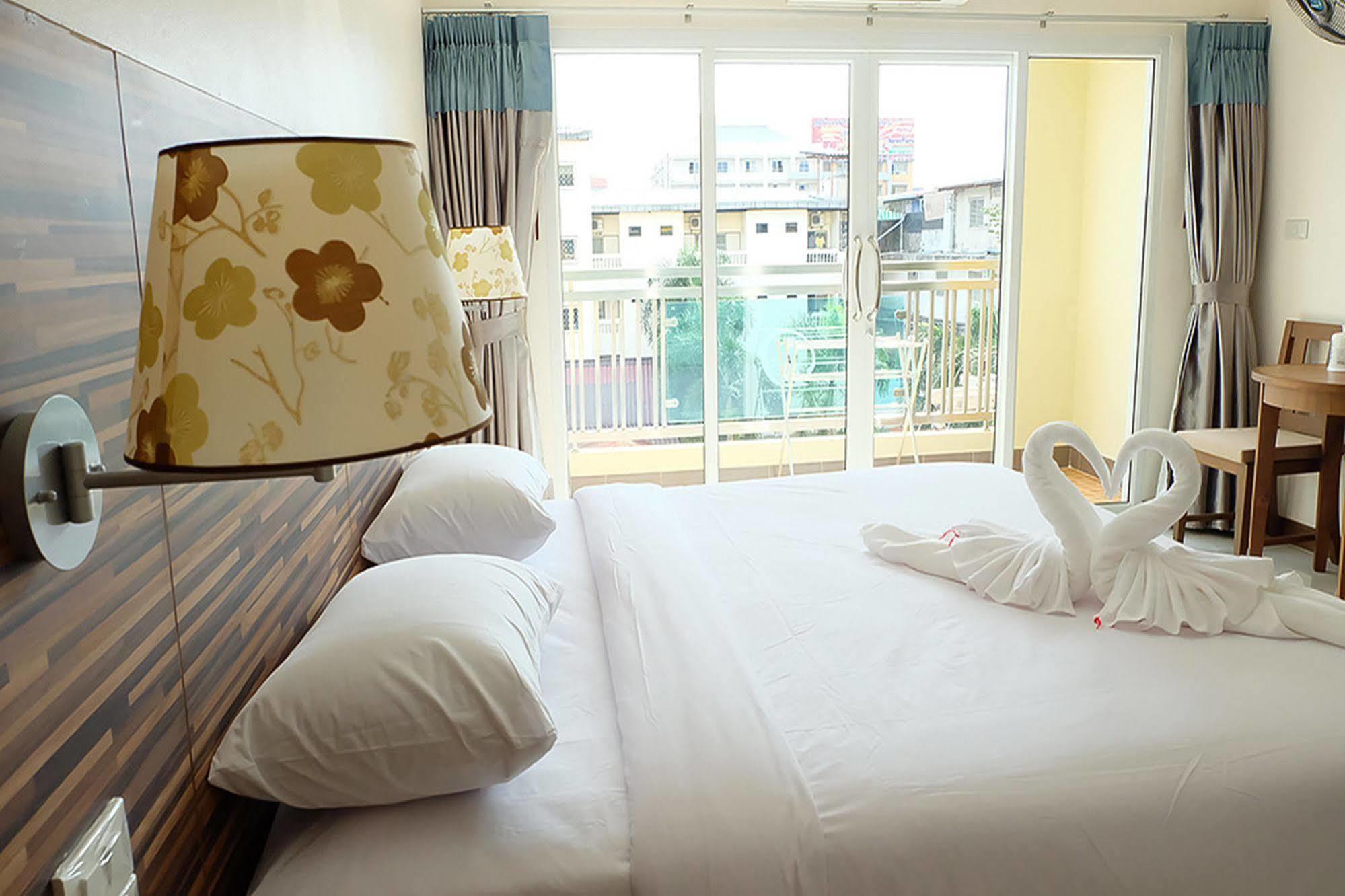 D Hotel Pattaya Εξωτερικό φωτογραφία